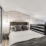 Charming Redesigned Condo-10 Minutes From Mountain