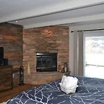 Spectacular Suite - View On Lake Tremblant & Mountain