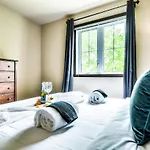 Townhouse With Free Shuttle To Tremblant Resort