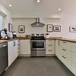 4 Storey Ski Inout Mountain Home In Tremblant