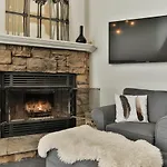 4 Storey Ski Inout Mountain Home In Tremblant