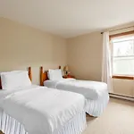 Serenity Peaks Lodge By Instantsuites-Labete Golf