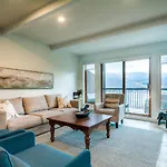Huge 3 Bedroom Condo With A View
