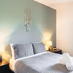 La Petite Saisonniere