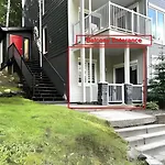 The Alpine Nest - 3 Beds - 4 Guests - Free Parking - Pool