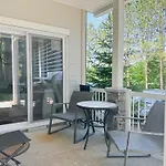 The Alpine Nest - 3 Beds - 4 Guests - Free Parking - Pool