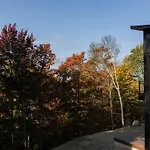 New Family Chalet For 12 People And Spa Mont Tremblant