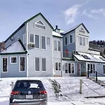 Bright Condo Near The Lake By Globalstay