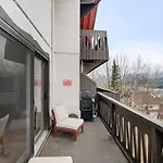 Cozy & Simple Condo With Views Of Mont-Tremblant