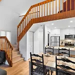 Cozy & Simple Condo With Views Of Mont-Tremblant