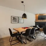 2-Level Home - Tremblant Mountain View - Fireplace