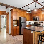 Les Manoirs Wpool & Hot Tub Near Village 120-7