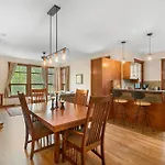 Les Eaux - 2Bdrs W Pool & Hot Tub Near Village