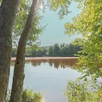 The Phoenix - Riverside Chalet With Beach