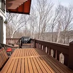 Relaxed Chalet With Views Of Mont-Tremblant