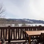 Relaxed Chalet With Views Of Mont-Tremblant