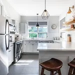 Les Eaux 227-3 Large 3 Bdr With Mountain View