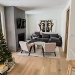 Ostrya Luxury Condo, Steps From The Slopes!