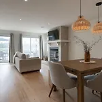 Farmhouse-Style Townhouse - 3 Floors - Fireplace