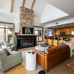 Tremblant Prestige - Altitude 168-9