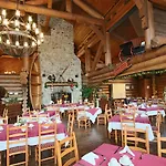 Le Grand Lodge Mont Tremblant