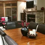5-Bedroom Maison De La Montagne Tremblant By Amazing Property Rentals