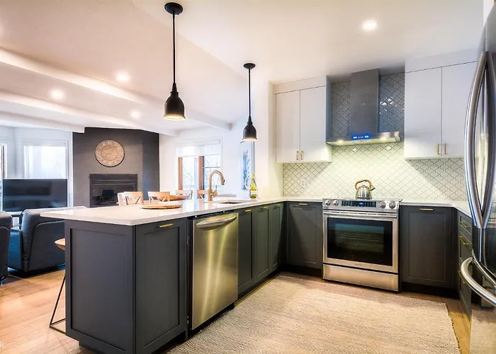 Huge 3 Bedroom Condo With A View