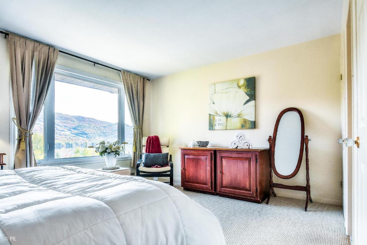 Amazing Lakemountain View 5min To Tremblant475 Holiday home