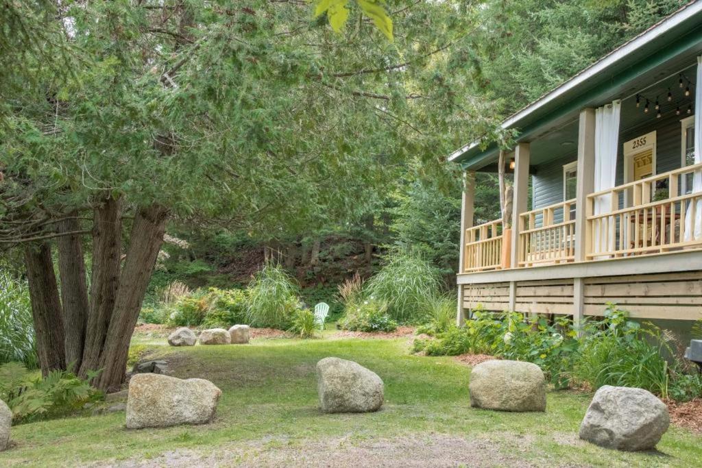 Chalet 5min To Resort, Private Beach, New 1000mb Internet, 3 Queen Beds, Mont-Tremblant