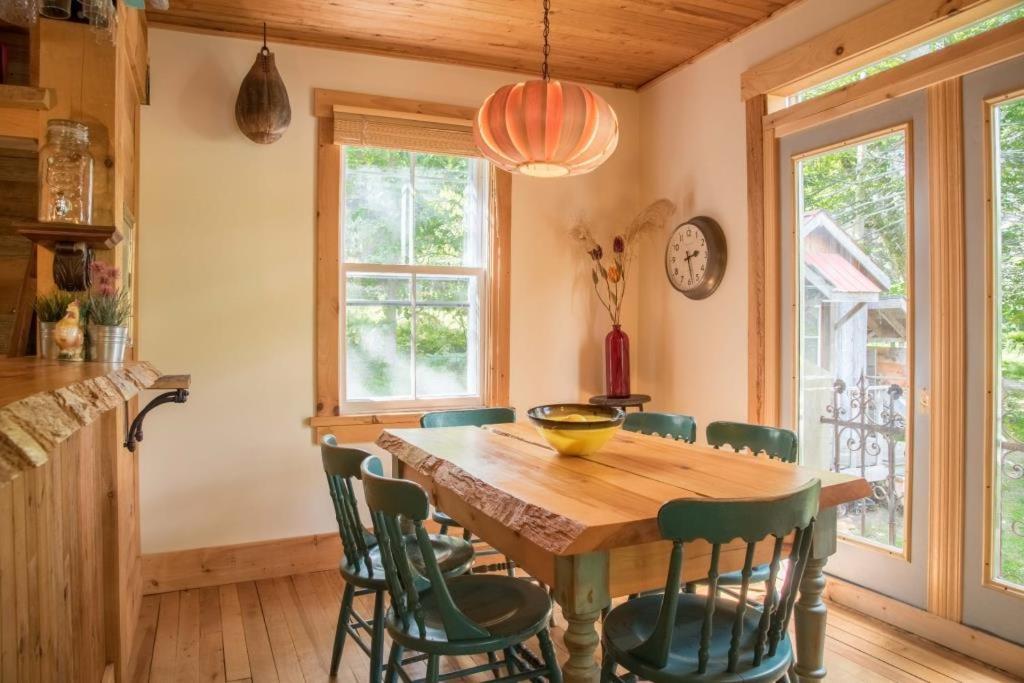 5min To Resort, Private Beach, New 1000mb Internet, 3 Queen Beds, Mont-Tremblant