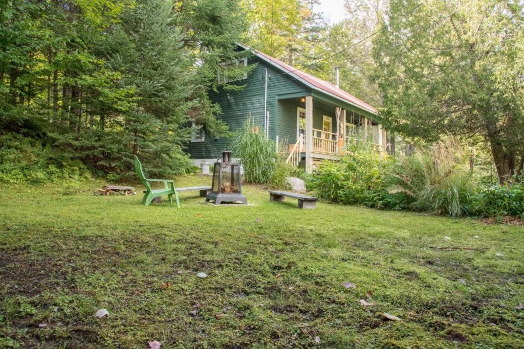Chalet 5min To Resort, Private Beach, New 1000mb Internet, 3 Queen Beds,