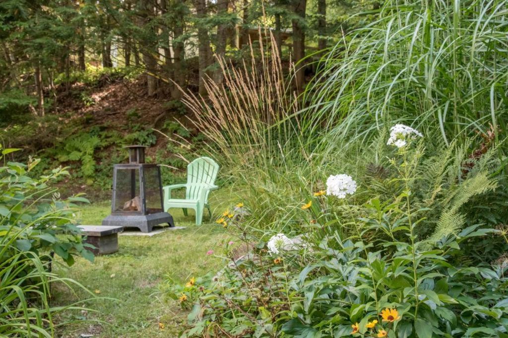 Chalet 5min To Resort, Private Beach, New 1000mb Internet, 3 Queen Beds, *