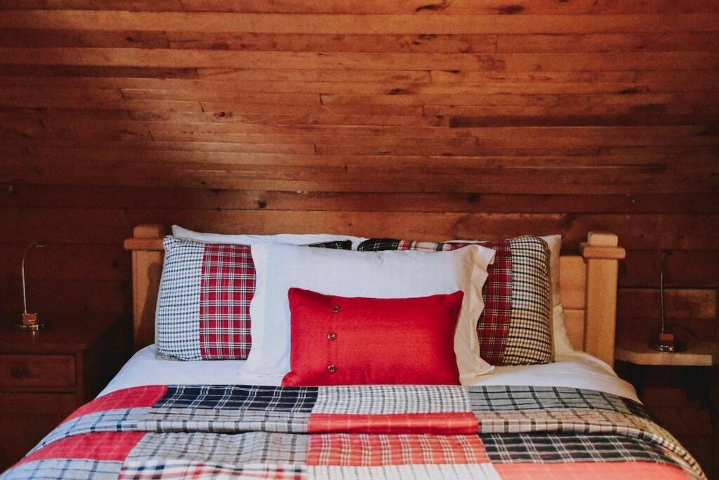 5min To Resort, Private Beach, New 1000mb Internet, 3 Queen Beds, Chalet *