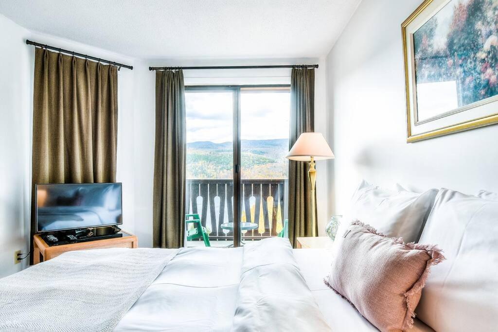 Holiday home Amazing Lakemountain View 5min To Tremblant484