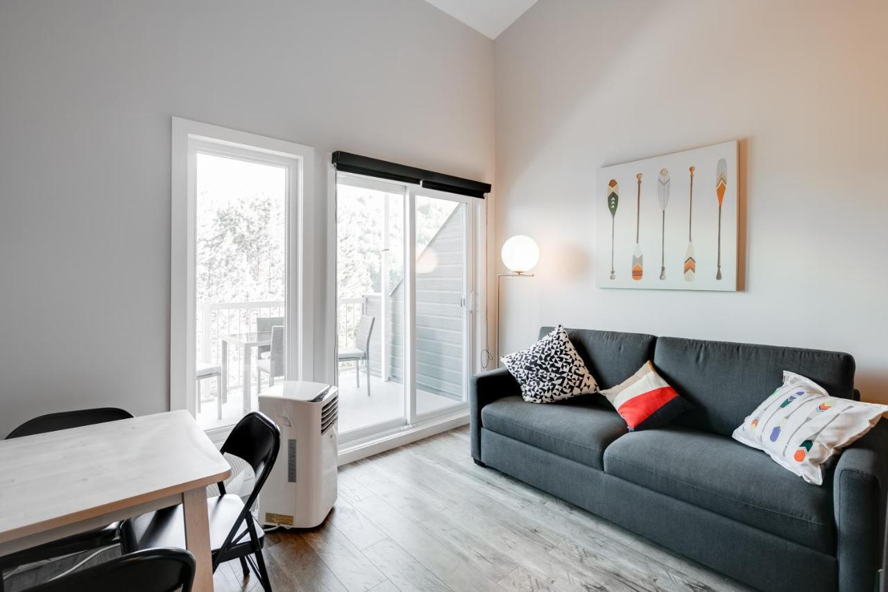 Charming Redesigned Condo-10 Minutes From Mountain Mont-Tremblant