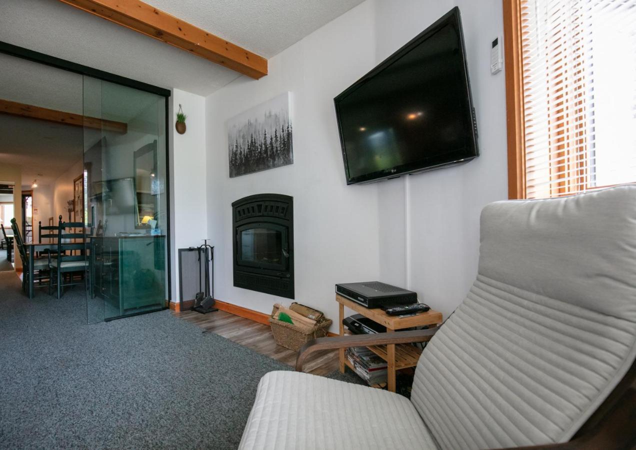 Apartment Escapade Pinoteau Tremblant Getaway Mont-Tremblant