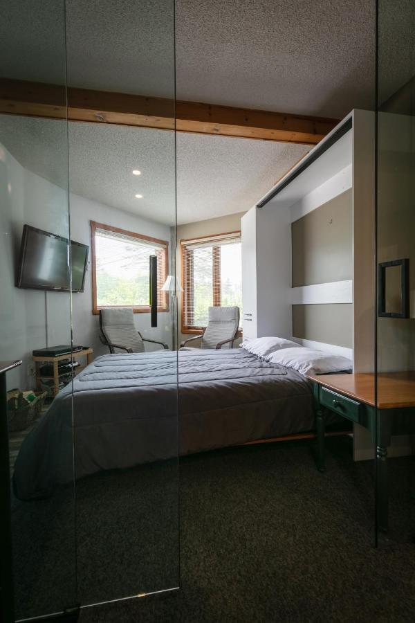 Escapade Pinoteau Tremblant Getaway *
