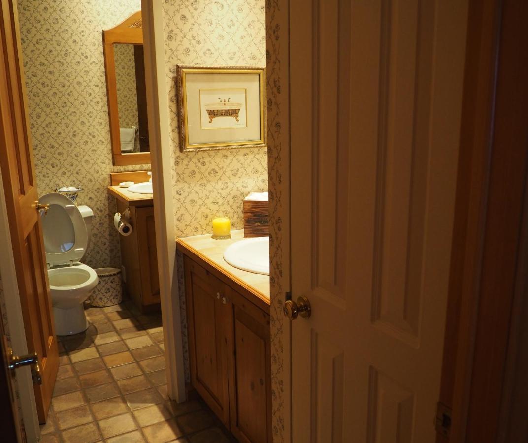 Cozy 2 Bedrooms With Stunning Tremblant Mountain And Lakeview Mont-Tremblant
