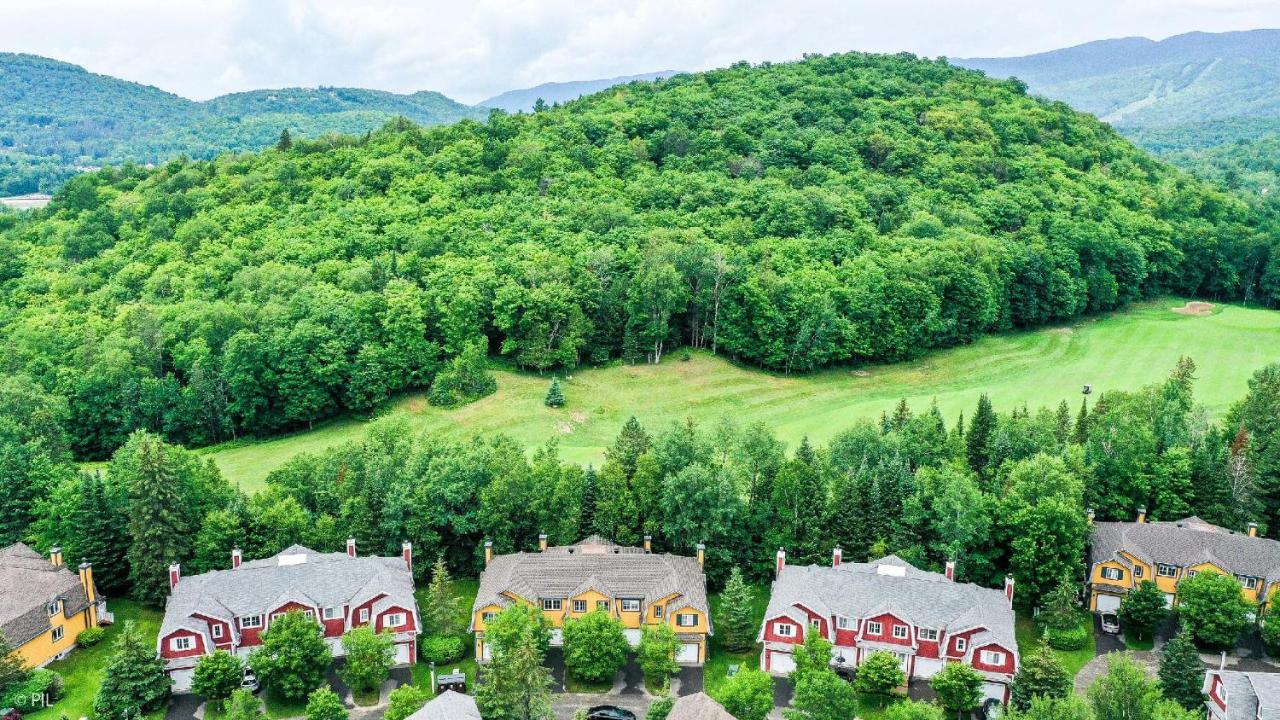 Townhouse With Free Shuttle To Tremblant Holiday home Mont-Tremblant