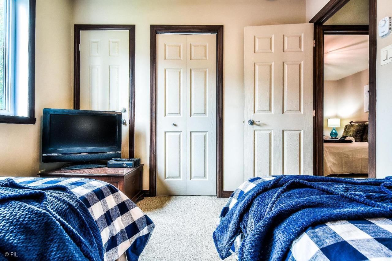 Townhouse With Free Shuttle To Tremblant Holiday home *