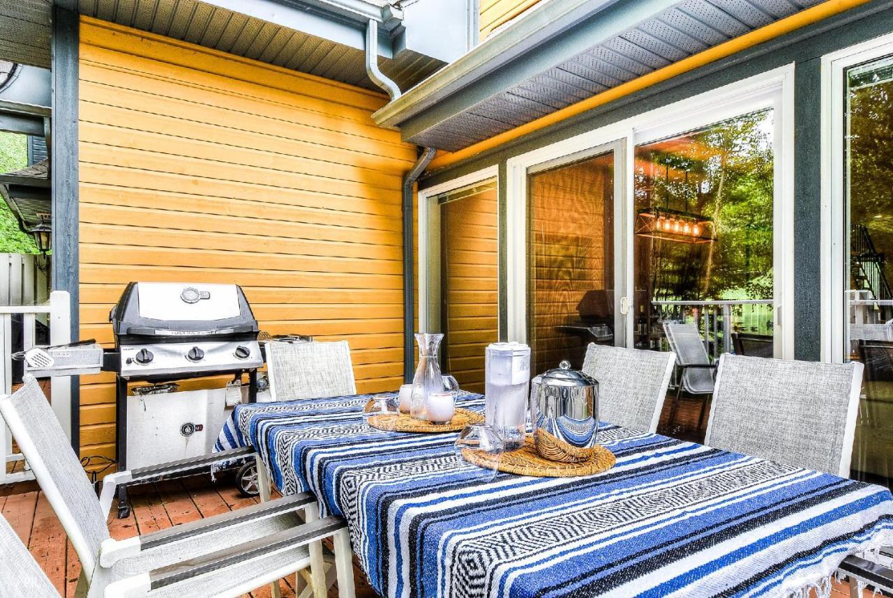 Townhouse With Free Shuttle To Tremblant Holiday home Mont-Tremblant