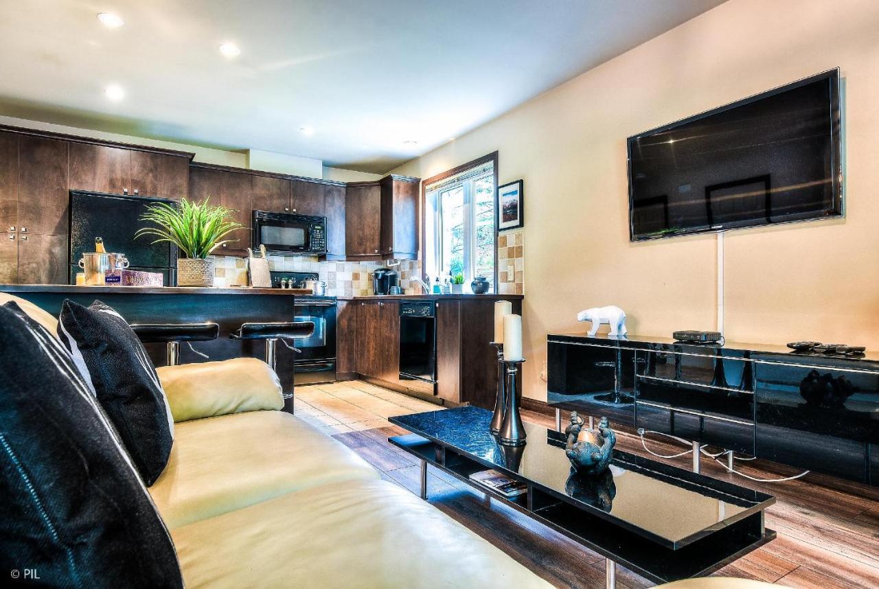 Townhouse With Free Shuttle To Tremblant Holiday home Mont-Tremblant