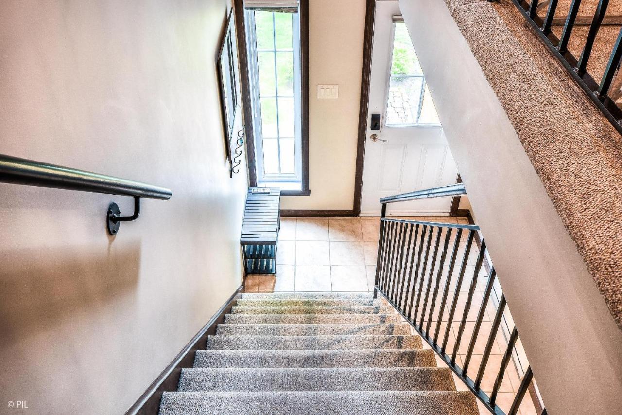 Townhouse With Free Shuttle To Tremblant Holiday home Mont-Tremblant