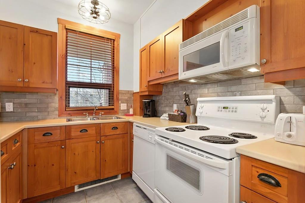 Les Eaux 225-1 By Escapades Tremblant *