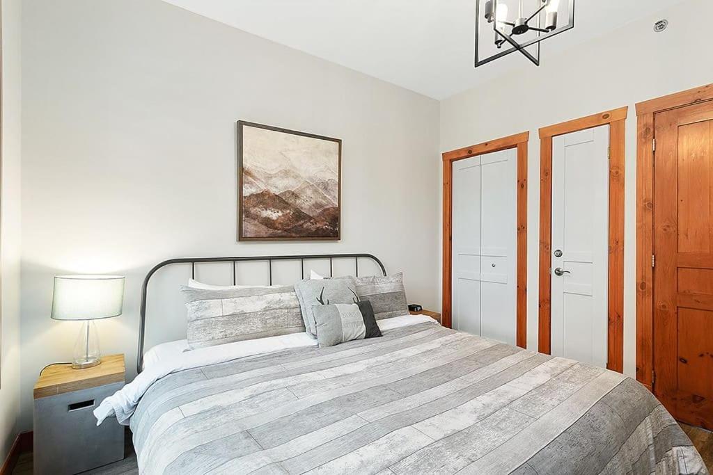 Apartment Les Eaux 225-1 By Escapades Tremblant *