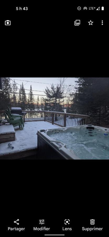 Chalet 5min To Resort, Private Beach, New 1000mb Internet, 3 Queen Beds, *
