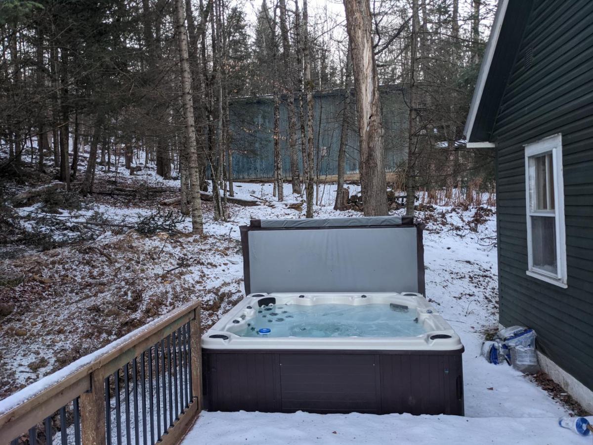 5min To Resort, Private Beach, New 1000mb Internet, 3 Queen Beds, Mont-Tremblant