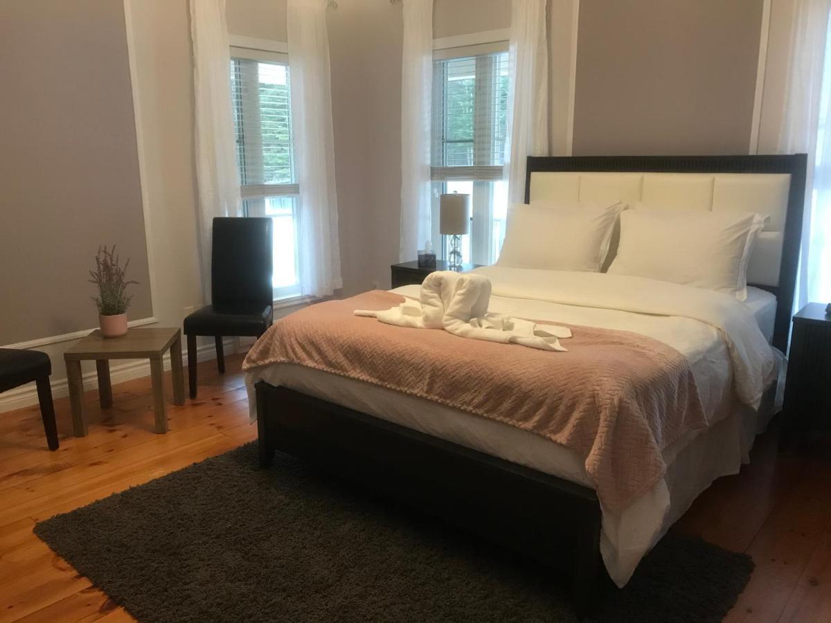 Wildberry Bed & Breakfast 4*