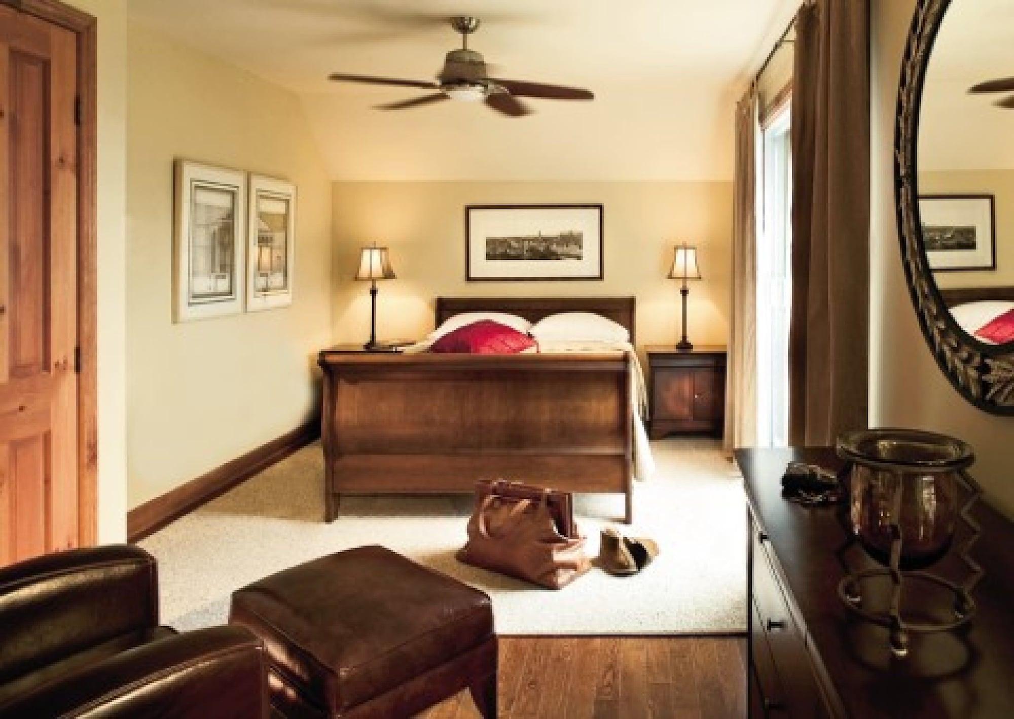 Cap Tremblant Mountain Hotel 4*