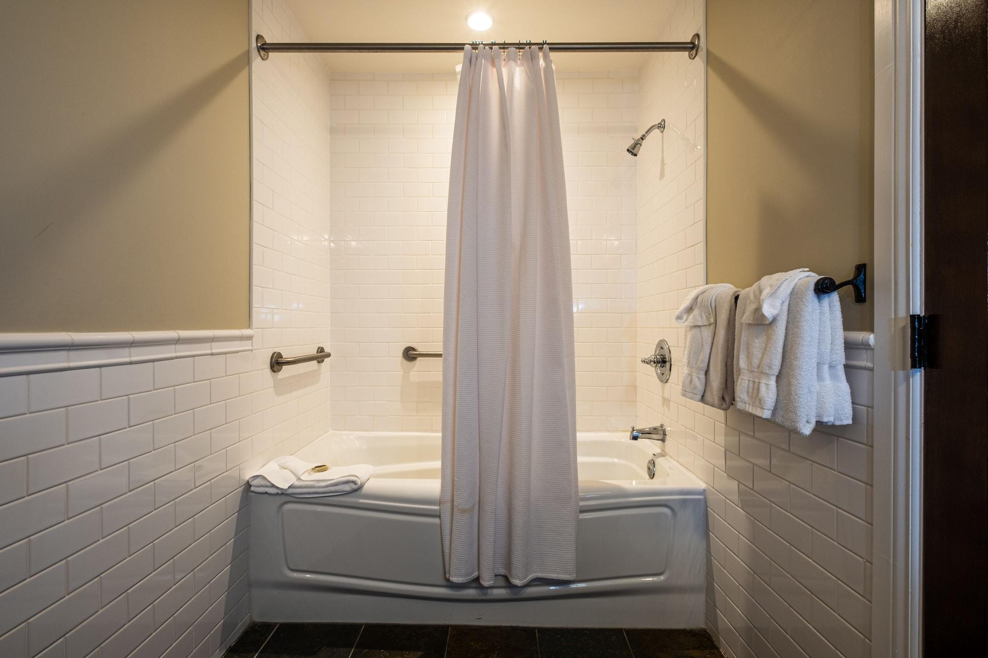 Hotel Chateau Beauvallon 4*